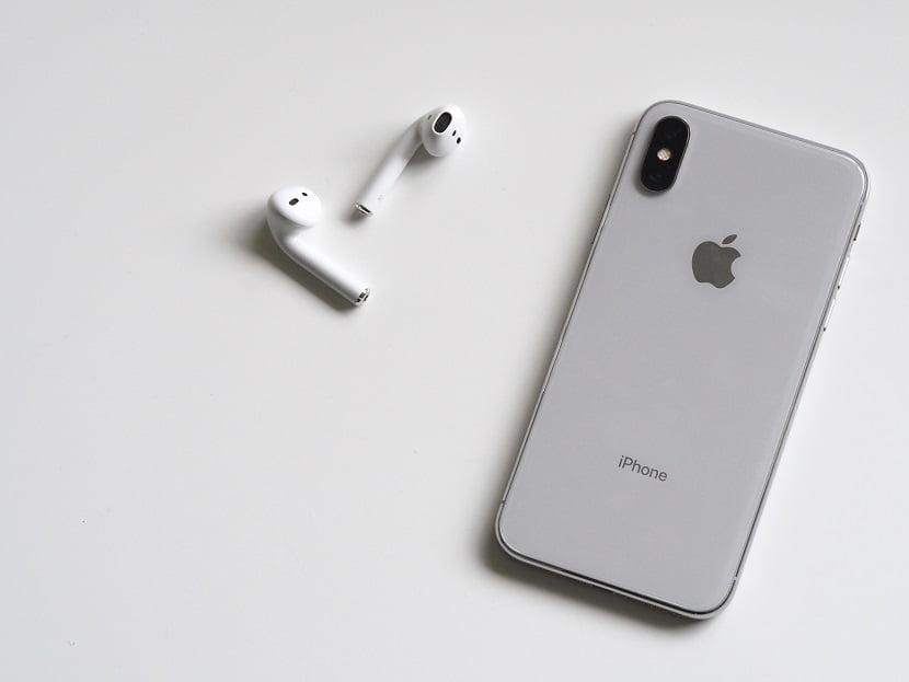 AirPods の未来: Apple の特許取得済みインタラクティブ ディスプレイ ケース